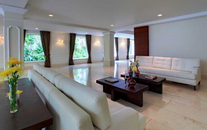 San Diego 974 Suites