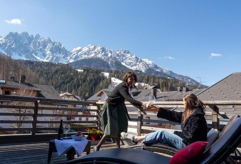 Zin Senfter Residence