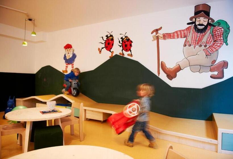 Zin Senfter Residence