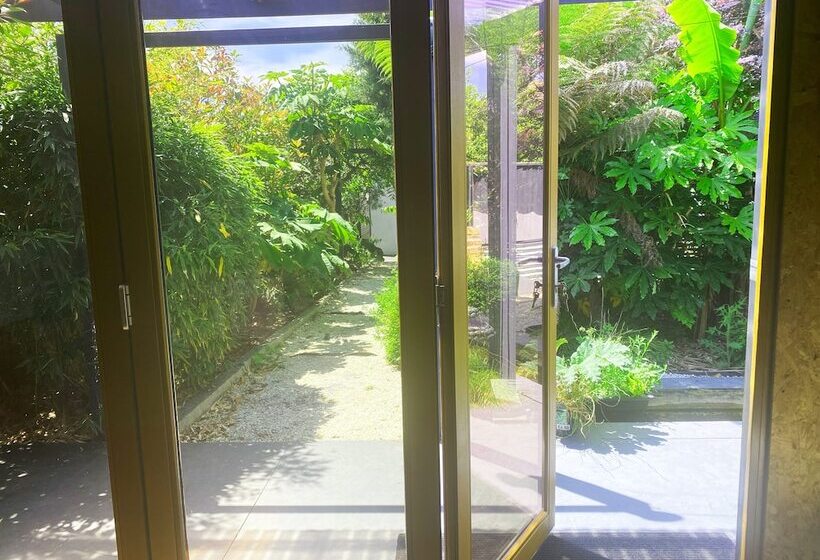 Zen Garden Cottage   Patio & Parking By The Bay