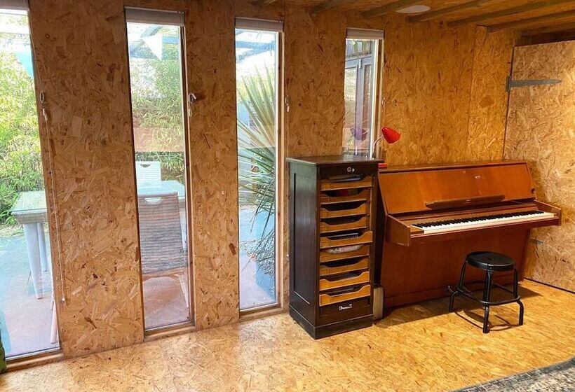 Zen Garden Cottage   Patio & Parking By The Bay