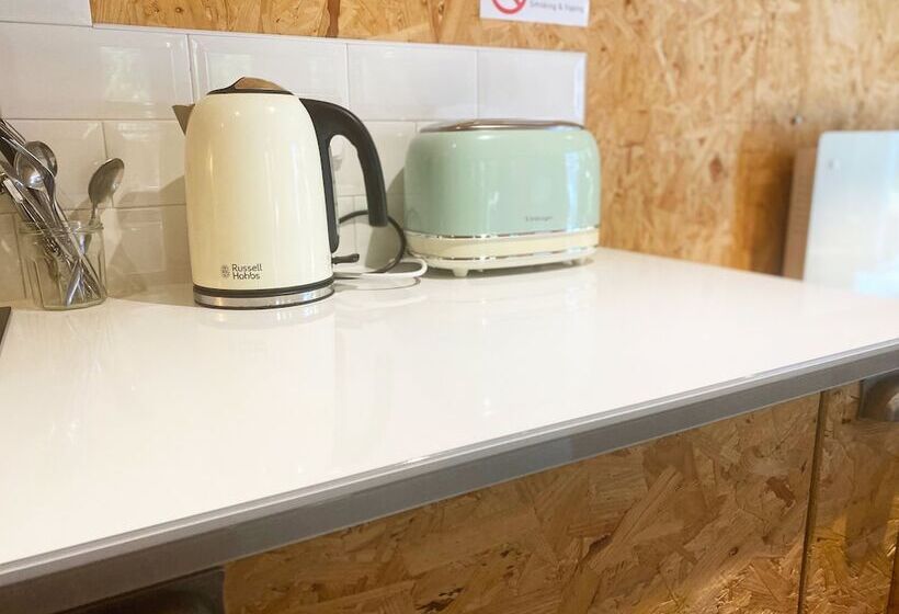 Zen Garden Cottage   Patio & Parking By The Bay