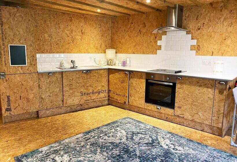 Zen Garden Cottage   Patio & Parking By The Bay