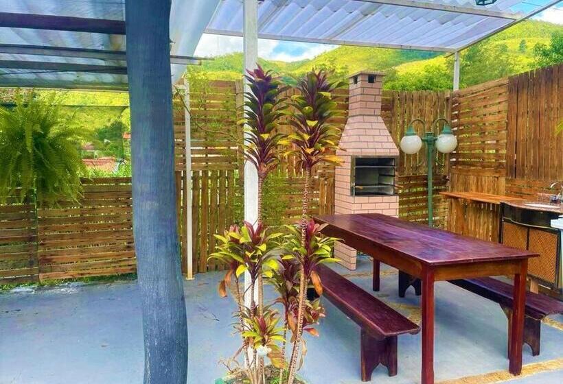 ユースホステル Pousada Villa Três