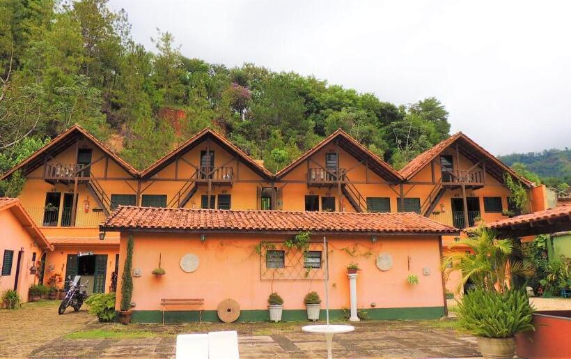 ユースホステル Pousada Villa Três