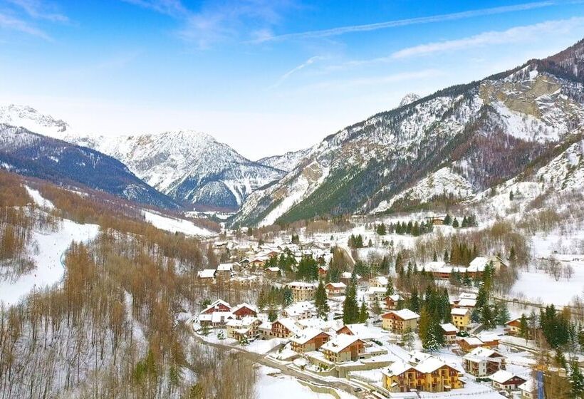 Bramé La Fam 32 Few Steps From Skiing   Happy Rentals