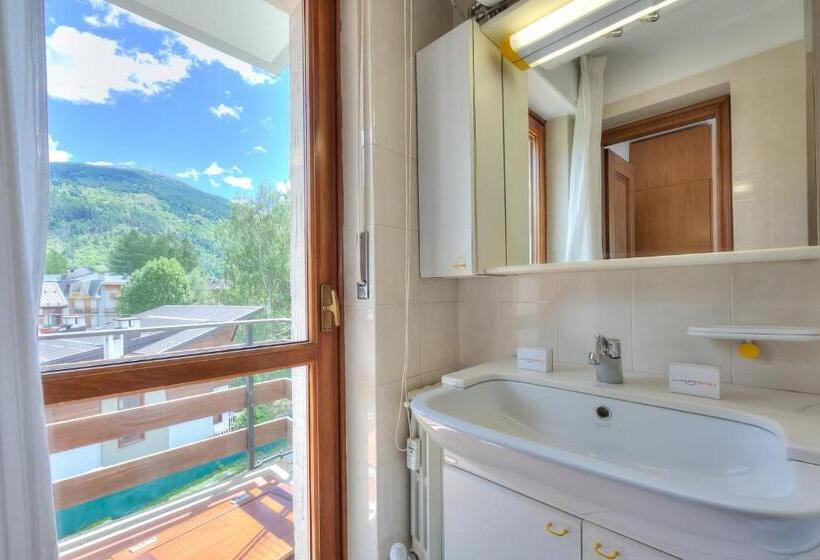 Bramé La Fam 32 Few Steps From Skiing   Happy Rentals