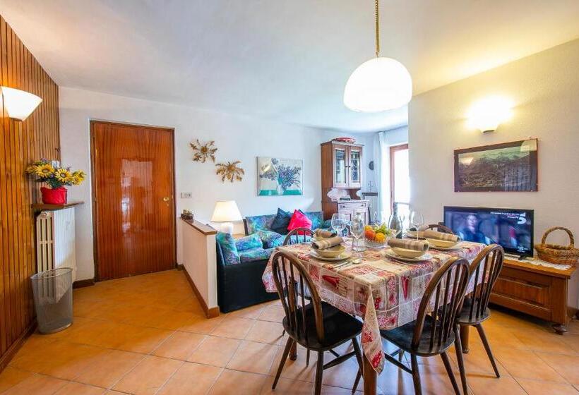 Bramé La Fam 32 Few Steps From Skiing   Happy Rentals