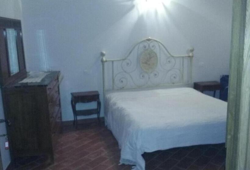 Отель Agriturismo Il Poderetto