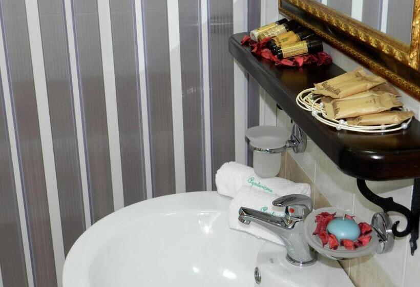 Отель Agriturismo La Rondine