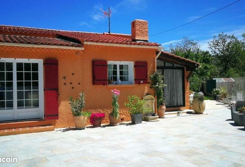 Maison Accueillante Avec Piscine A Forcalqueiret