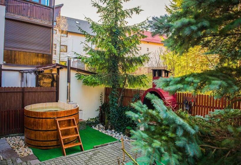 פנסיון Casa Maia