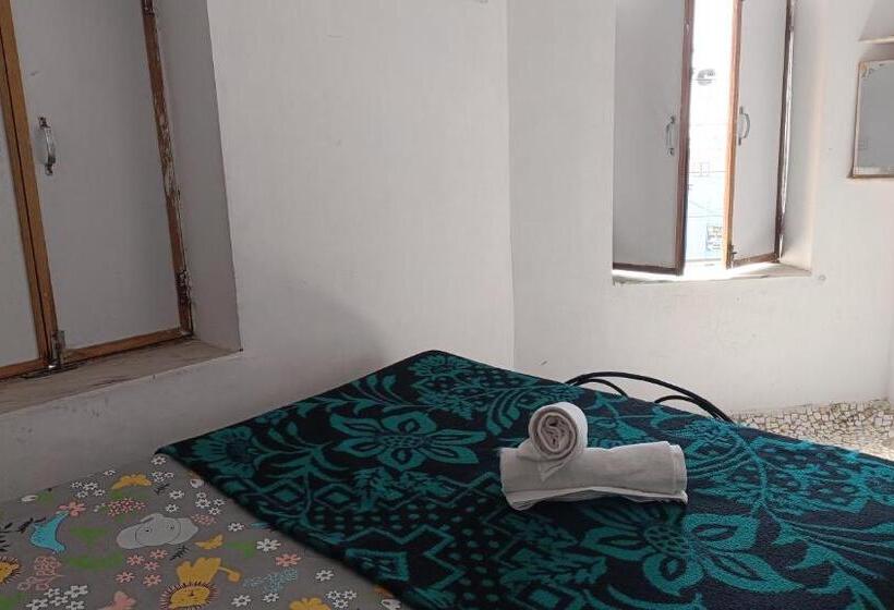 פנסיון Hill View