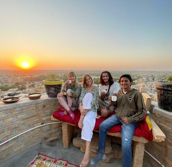 פנסיון Saffron Guest House