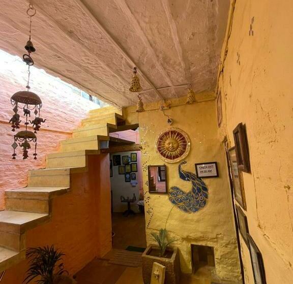 פנסיון Saffron Guest House