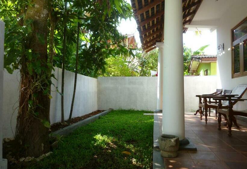 פנסיון Villa Unawatuna
