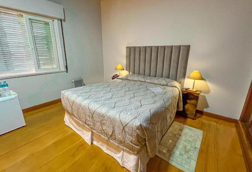 호스텔 Pousada Victoria Villa By Nacional Inn A 800 Metros Da Vila Capivari