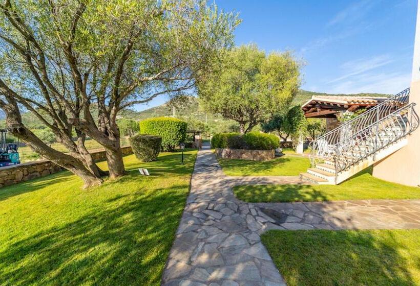 Iss Travel, L Uddastru Panoramic Apartments With Private Outdoor Terrace