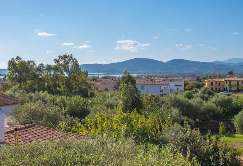 Iss Travel, L Uddastru Panoramic Apartments With Private Outdoor Terrace