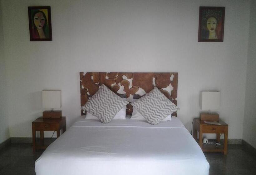 פנסיון Amed Beach Villa