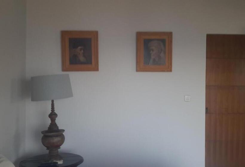 פנסיון Amed Beach Villa