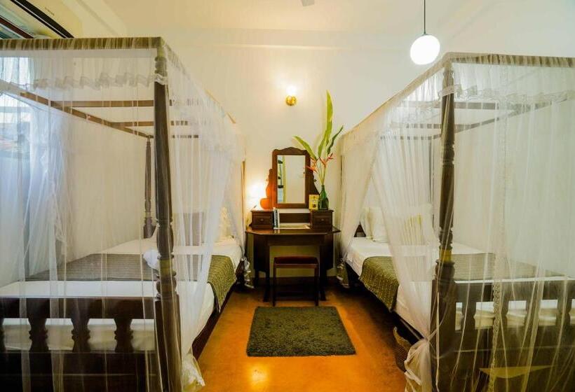 ペンション Fort Dew Guest House