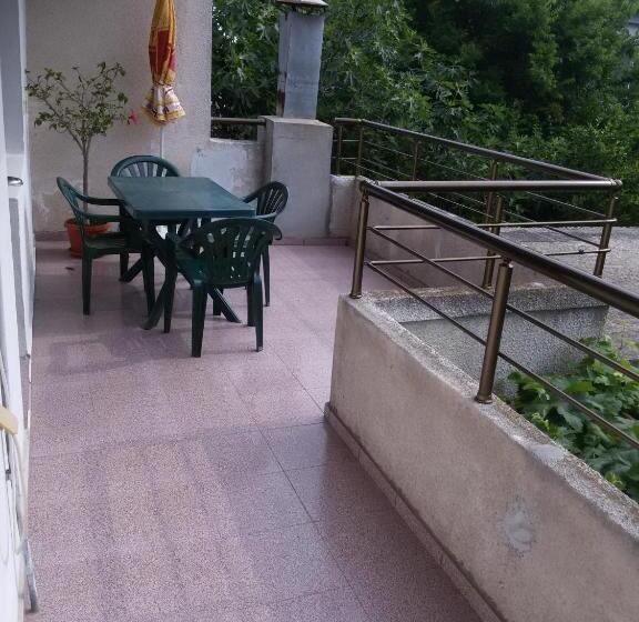 Пансион Keni Guest House