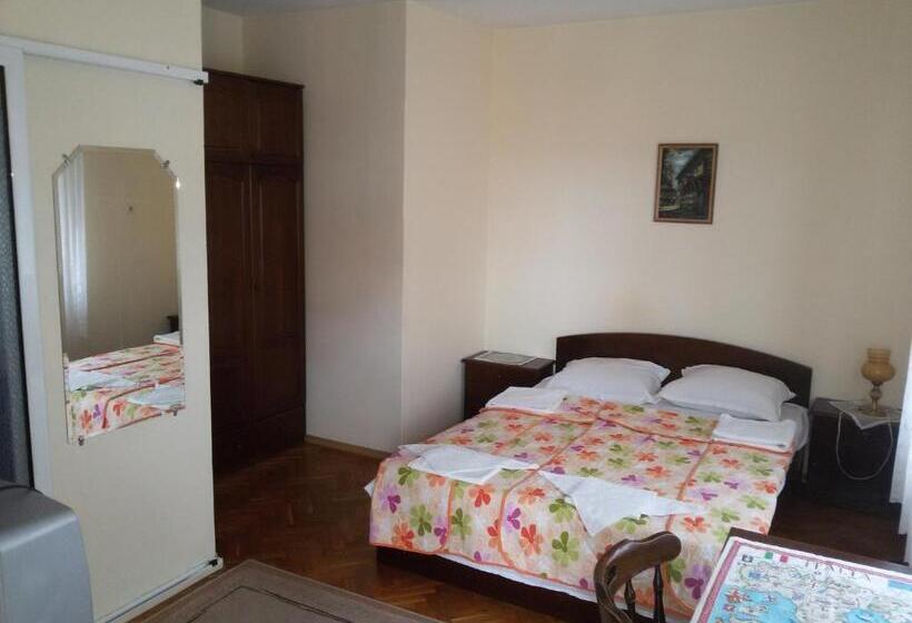 Пансион Keni Guest House