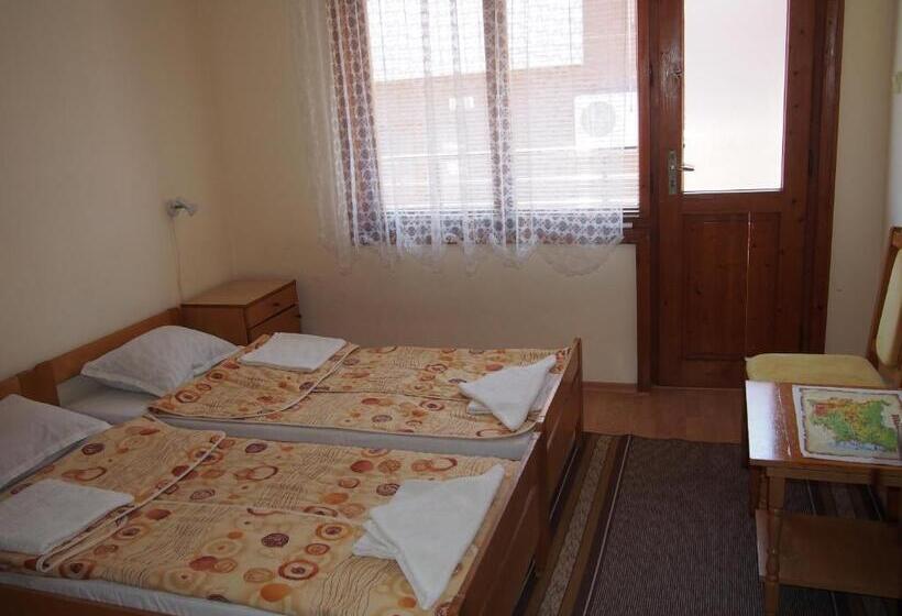 Пансион Keni Guest House