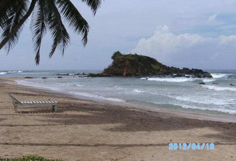 بنسيون Mirissa Ocean Breeze