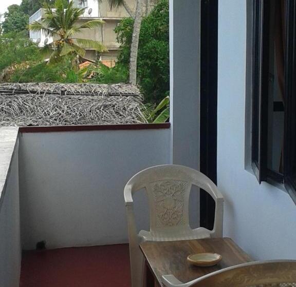 بنسيون Mirissa Ocean Breeze