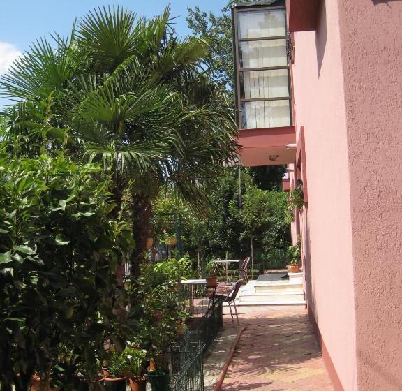 بنسيون V3 Villa