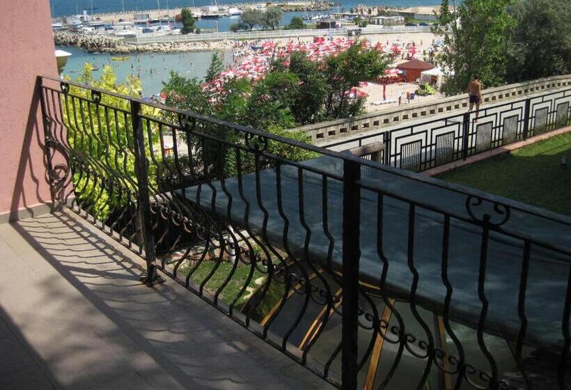 بنسيون V3 Villa