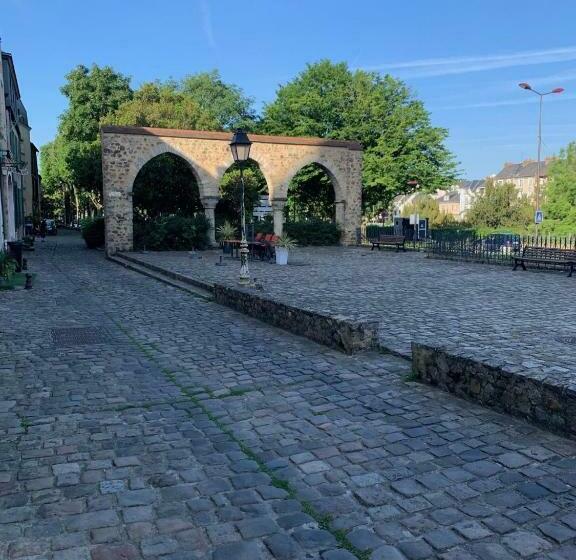 Plantagenet Le Vieux Mans Hyper Centre