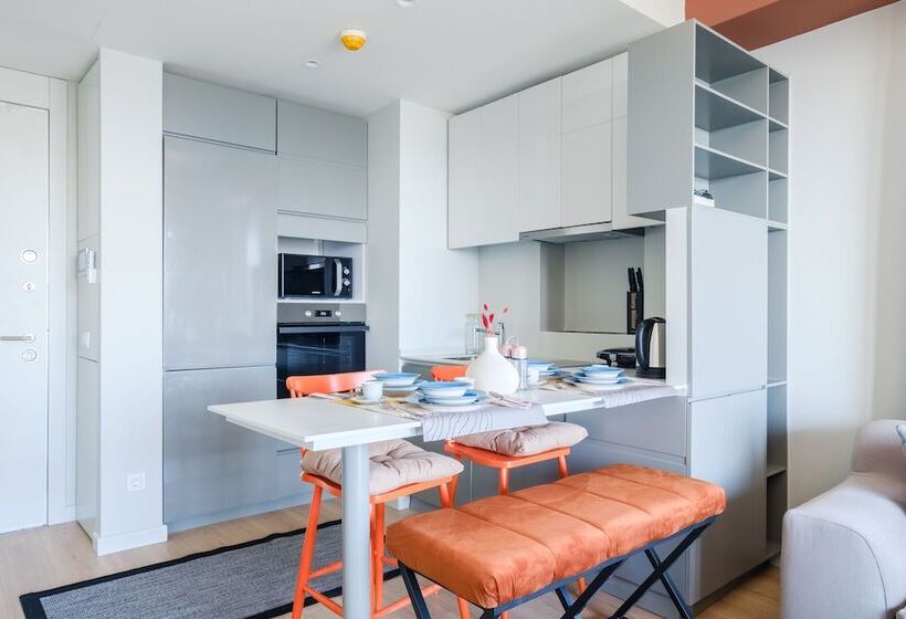 Roya Nova Residence By Newinn