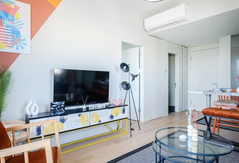 Roya Nova Residence By Newinn