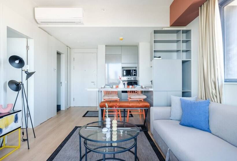 Roya Nova Residence By Newinn