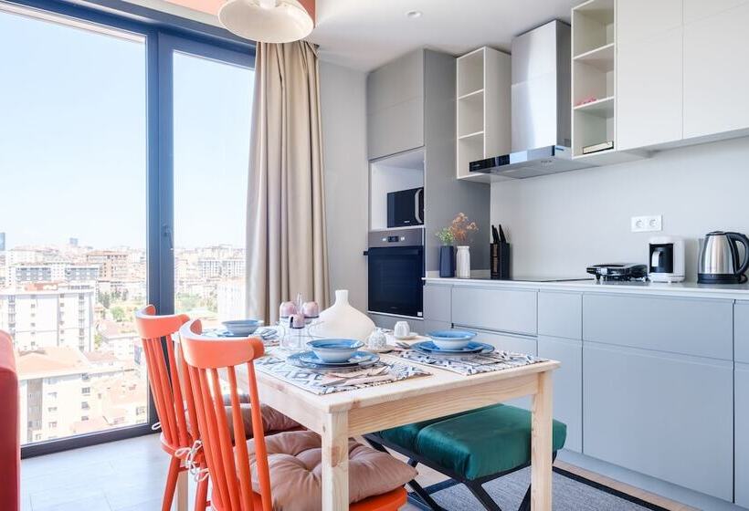 Roya Nova Residence By Newinn