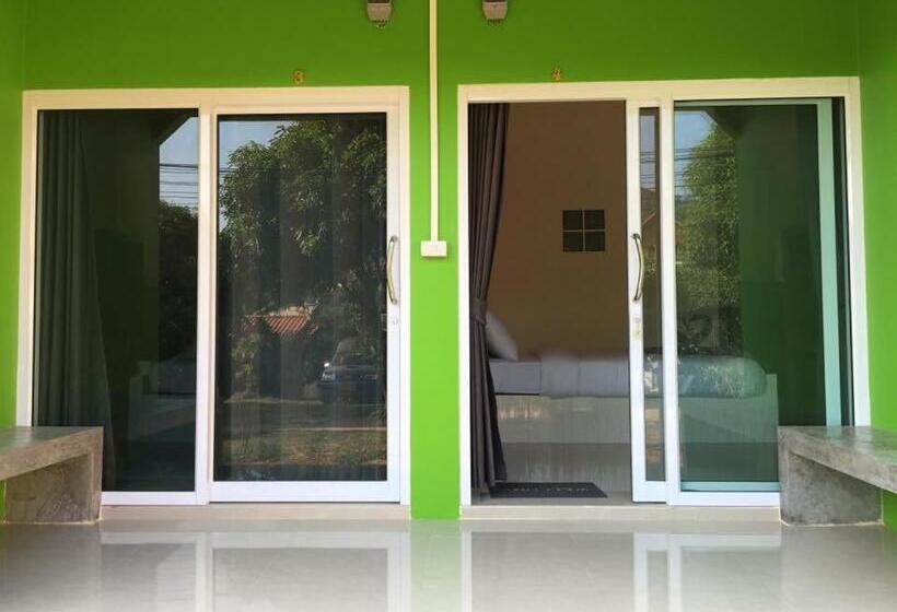 הוסטל Budchui Guesthouse