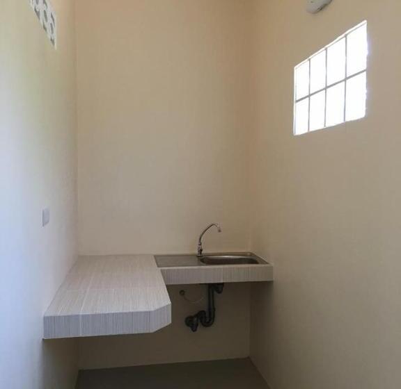 הוסטל Budchui Guesthouse