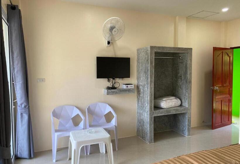 הוסטל Budchui Guesthouse