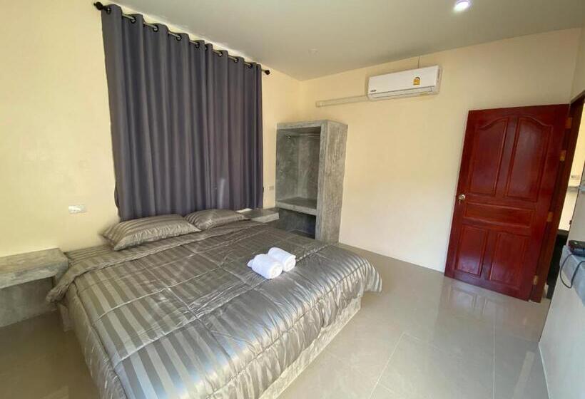 הוסטל Budchui Guesthouse