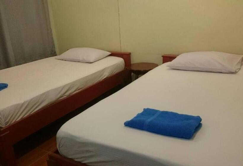 تختخواب و صبحانه Chantana House Ayutthaya