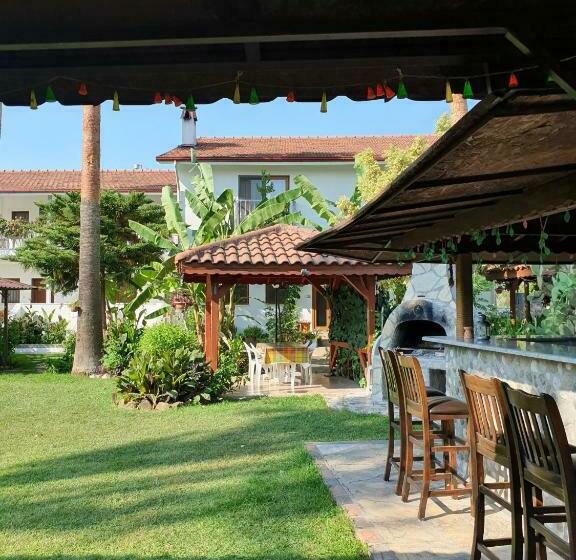 تختخواب و صبحانه Dalyan Garden Pension