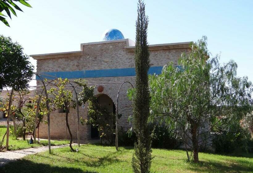 تختخواب و صبحانه Douar Noujoum