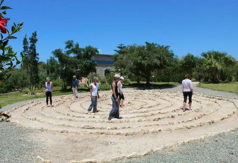 تختخواب و صبحانه Douar Noujoum