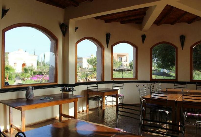 تختخواب و صبحانه Douar Noujoum