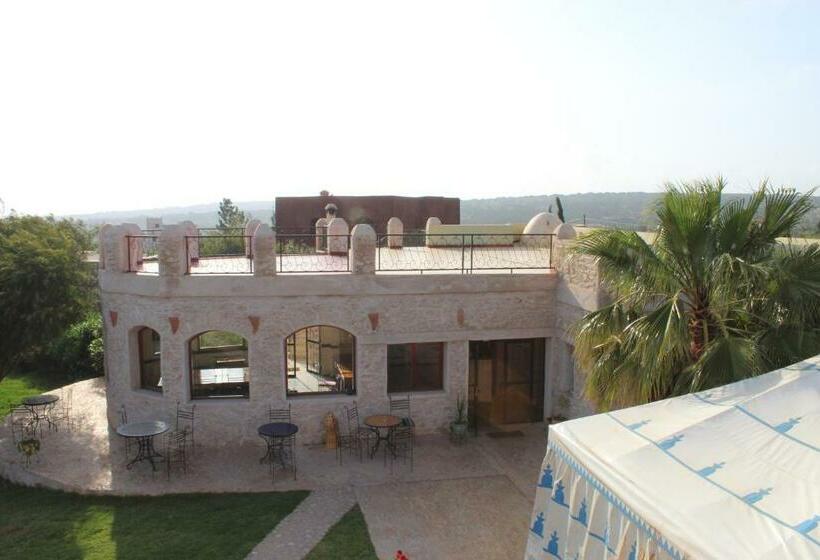 تختخواب و صبحانه Douar Noujoum