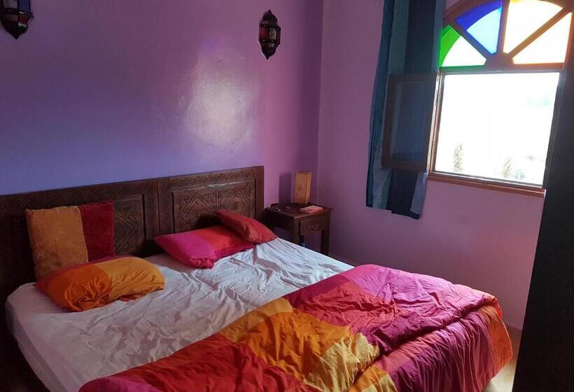 تختخواب و صبحانه Douar Noujoum