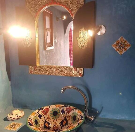 تختخواب و صبحانه Douar Noujoum